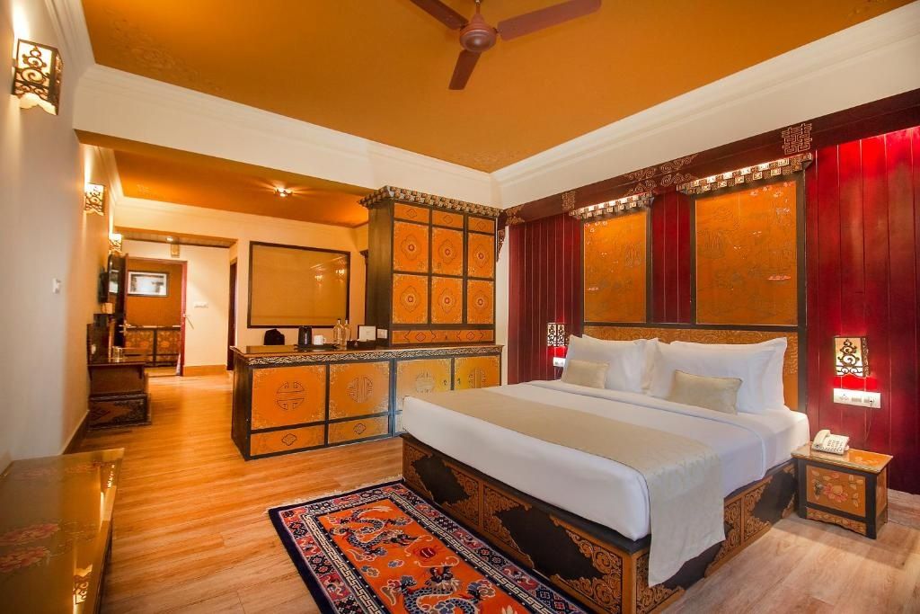 Vajra Suite with Bathtub