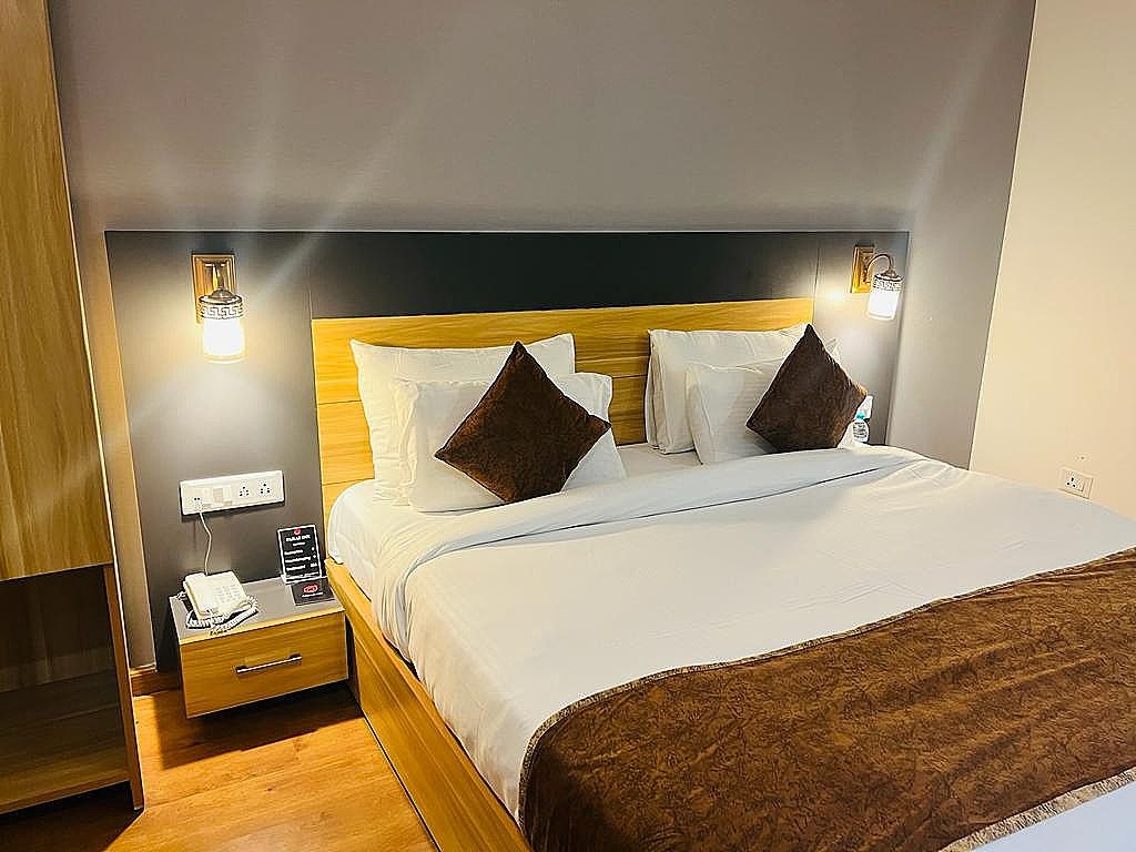 Paras inn Deluxe Room 10