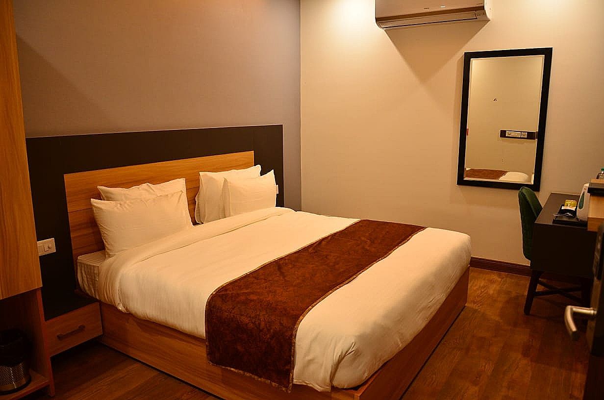 Paras inn Deluxe Room 12