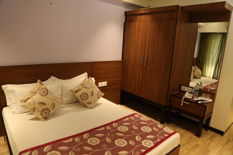 Deluxe Ac 4 Bed Room