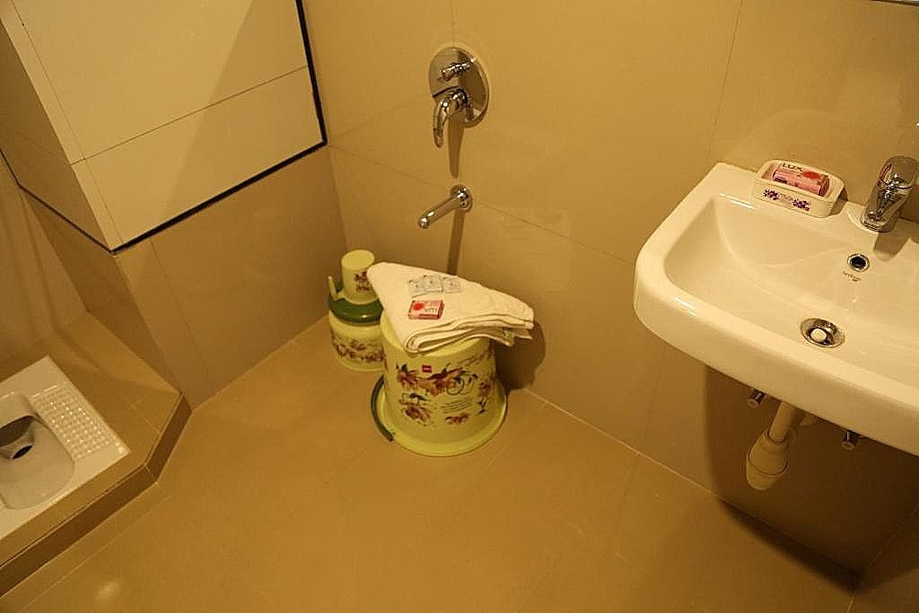 HOTEL MADNI ROYALE (50 Mtrs from Dargaah), Ajmer Standard Ac Double Bed Room 6