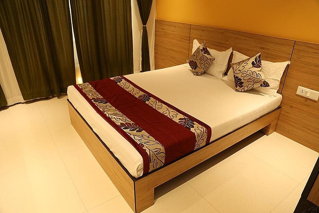 HOTEL MADNI ROYALE (50 Mtrs from Dargaah), Ajmer Deluxe AC Room 3 Bed 4