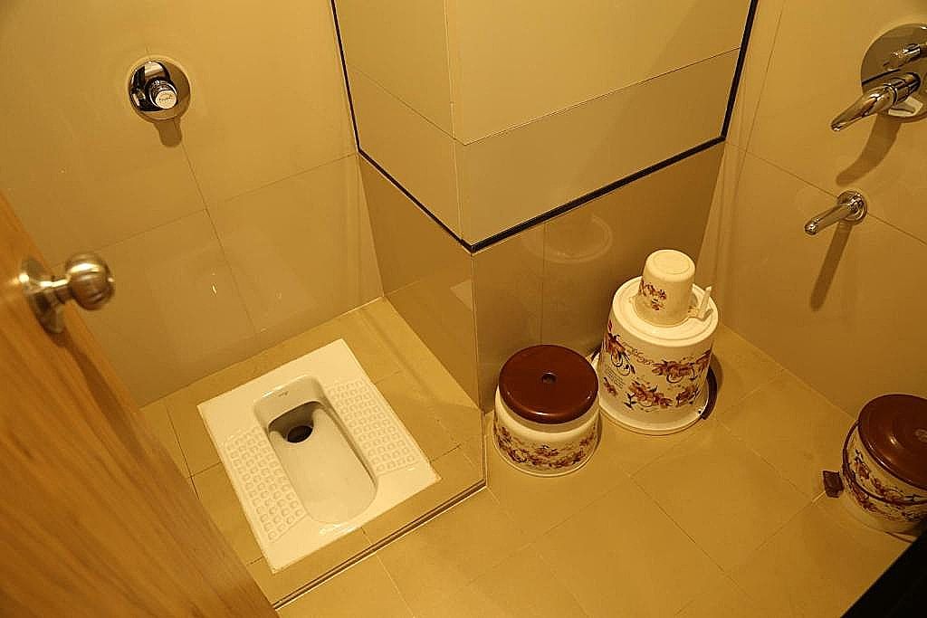 HOTEL MADNI ROYALE (50 Mtrs from Dargaah), Ajmer Deluxe AC Room 3 Bed 6