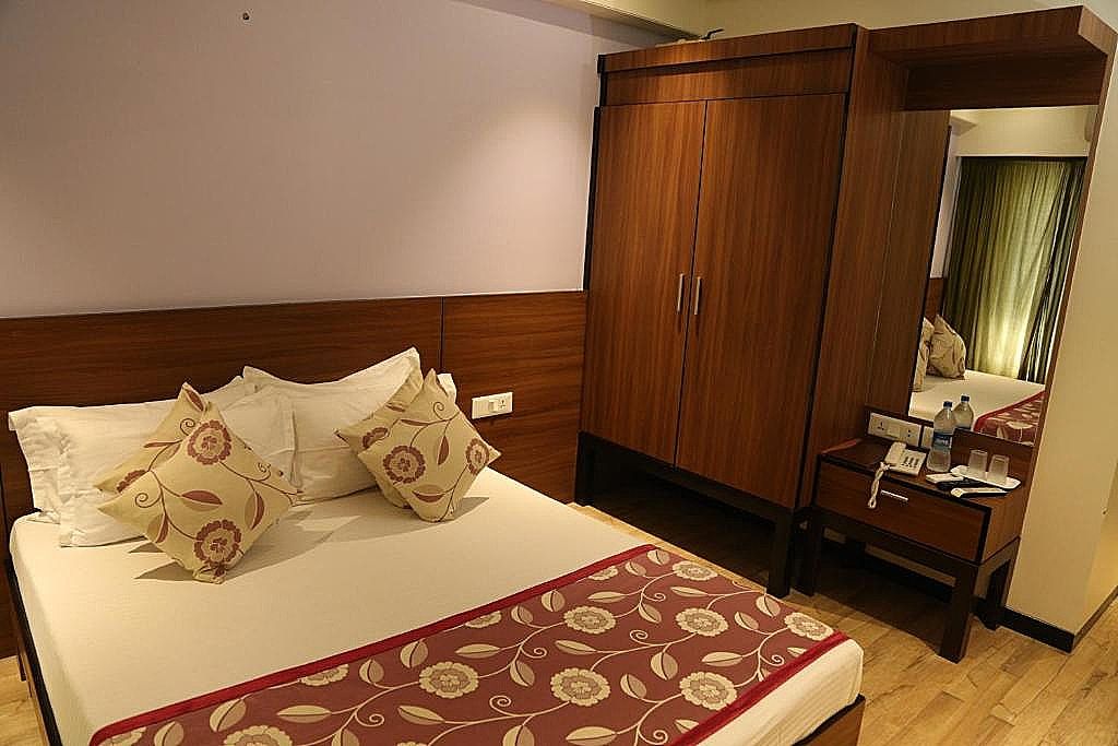 HOTEL MADNI ROYALE (50 Mtrs from Dargaah), Ajmer Deluxe AC Room 3 Bed 3