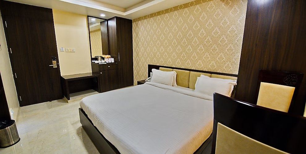 Hotel Jannat And Restaurant Royal Deluxe 3