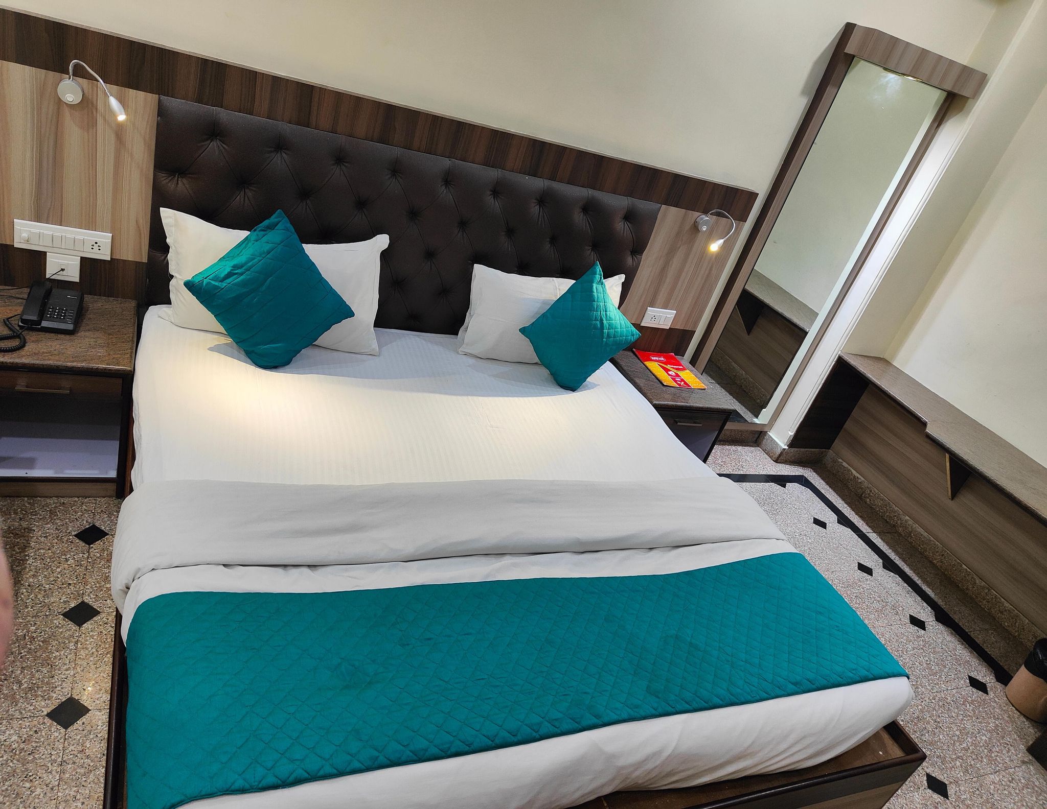 Hotel Kanji Palace Super Deluxe AC 6