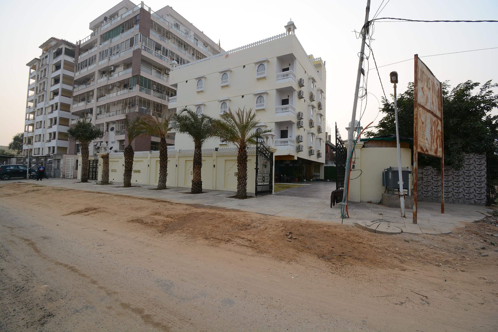 undefined Hotel Grand Lotus Inn 2