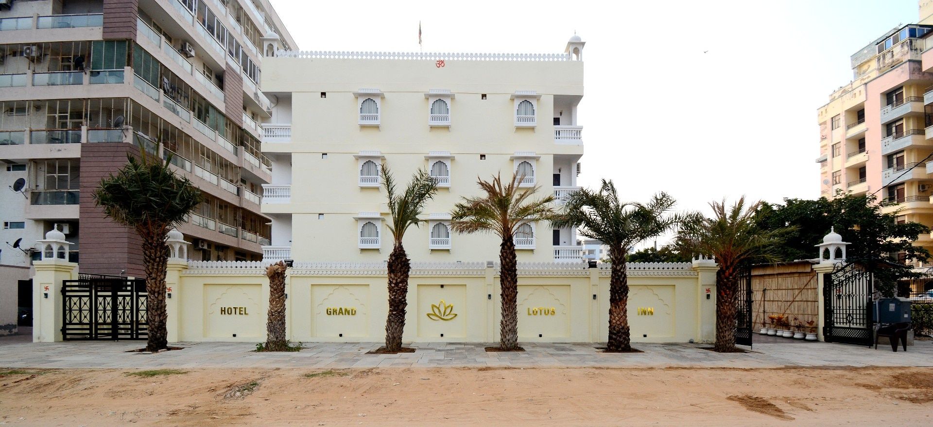 undefined Hotel Grand Lotus Inn 6