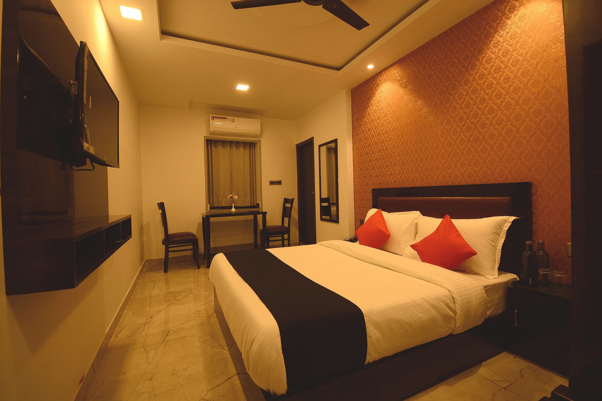 Hotel Grand Lotus Inn Super Deluxe Room 3