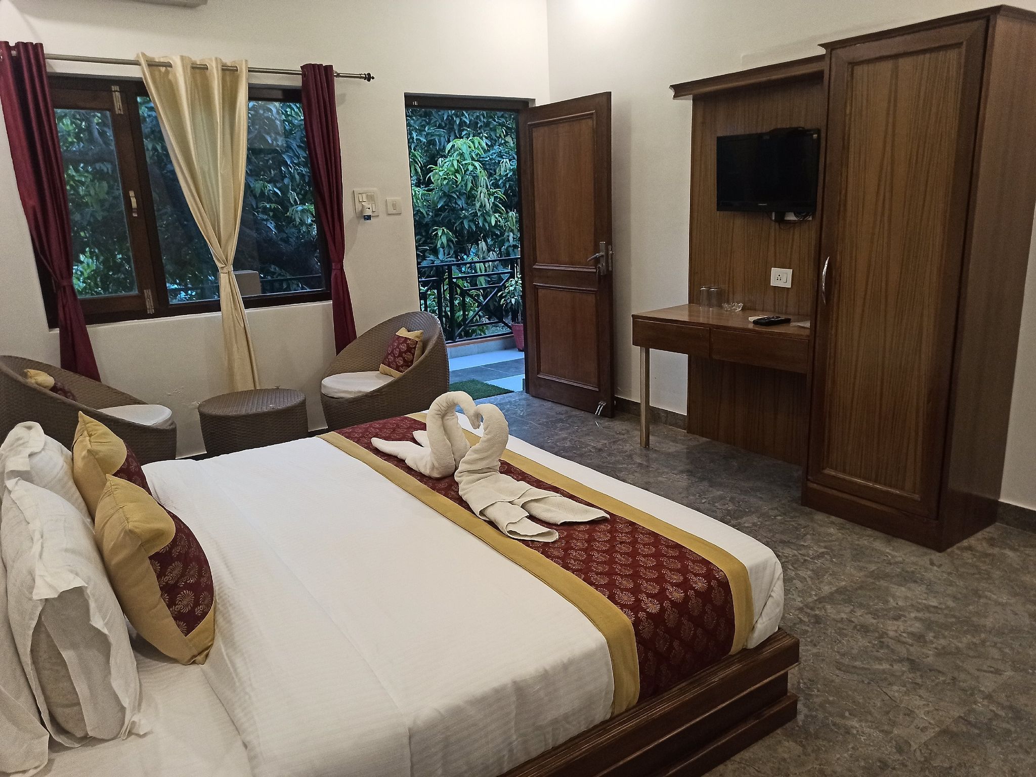Corbett Milestone Resort Deluxe Room 3
