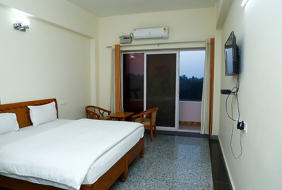 Sidhi Royal Castle Deluxe Room 6