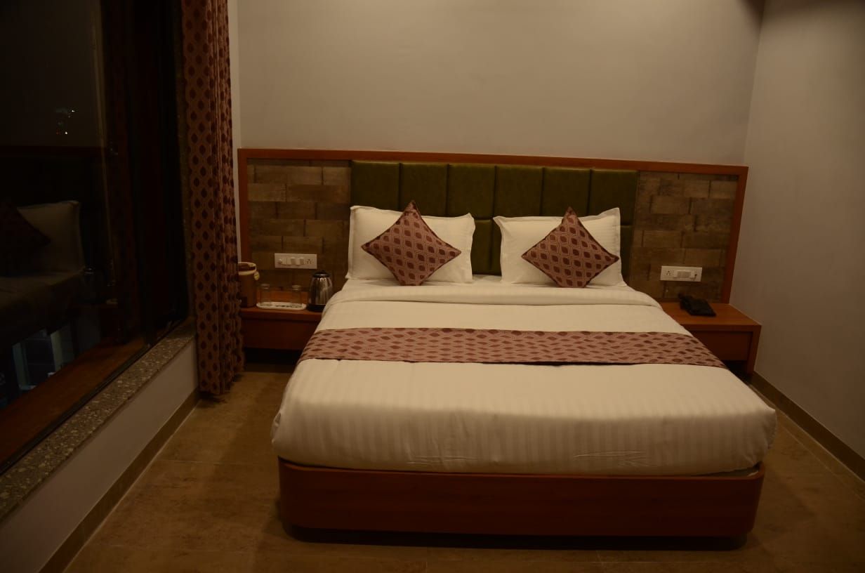 Hotel The Bhanu Inn Deluxe Room 6