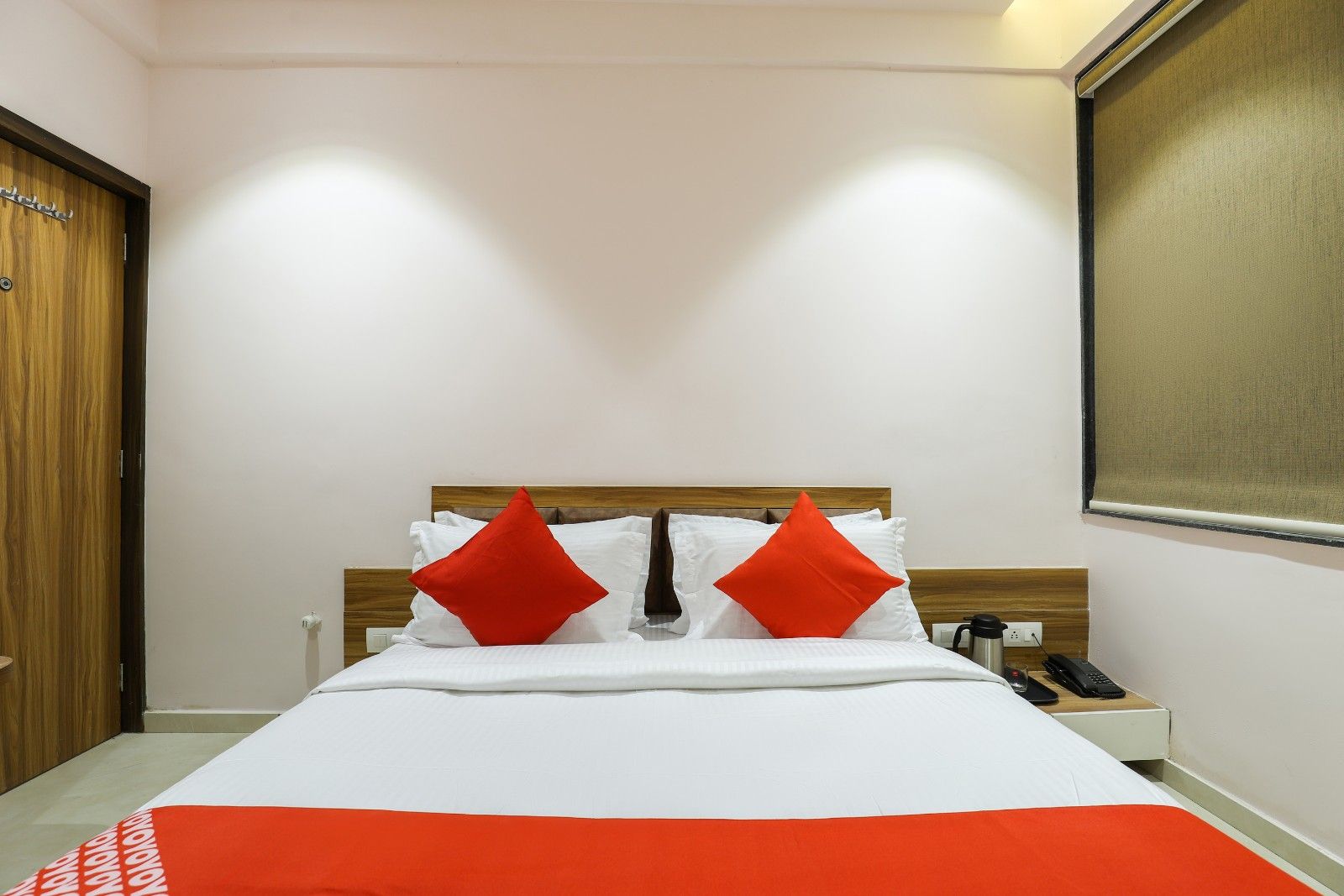 undefined Hotel Majestic 8