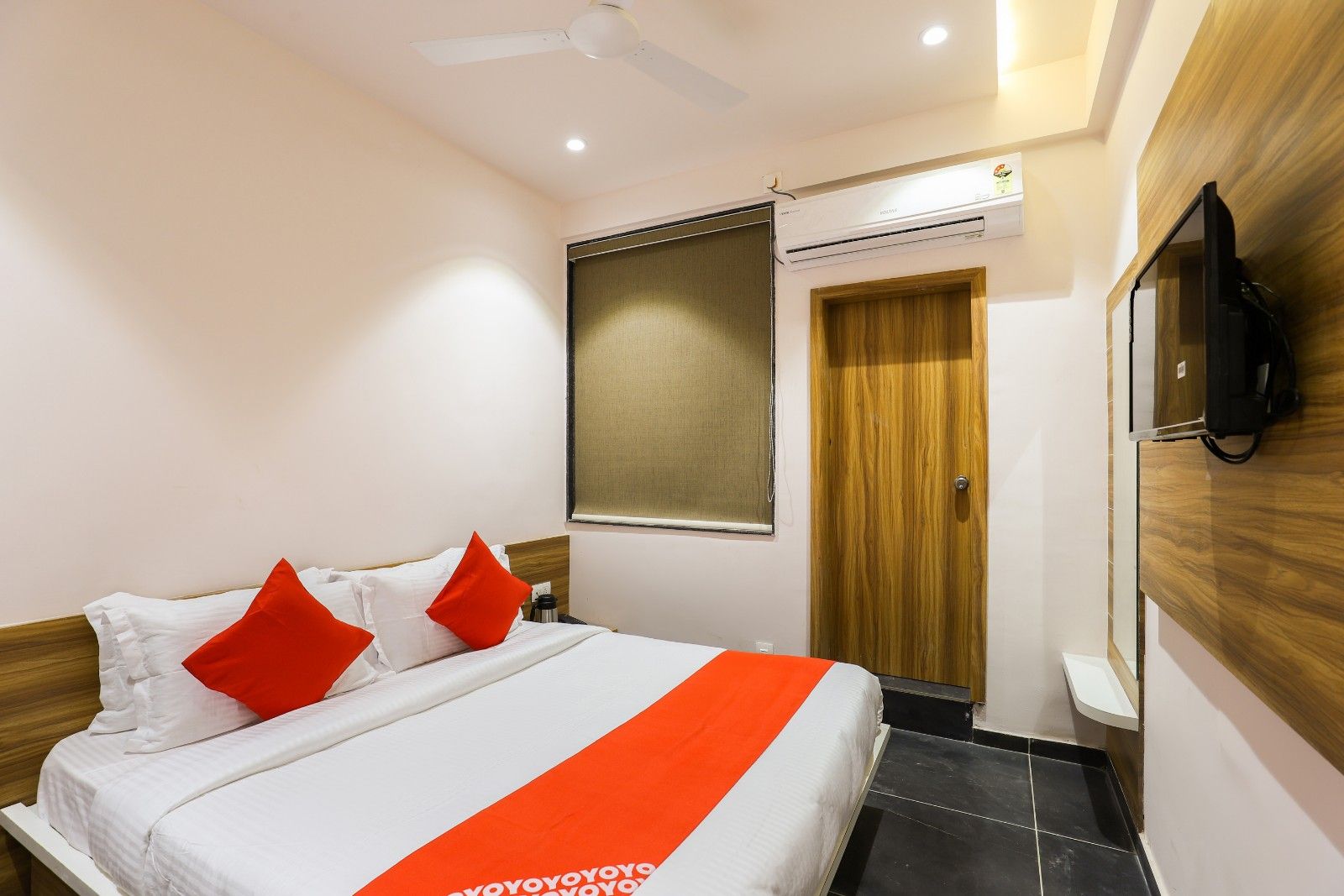 undefined Hotel Majestic 7