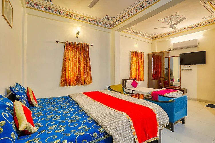 Super Deluxe Family Room