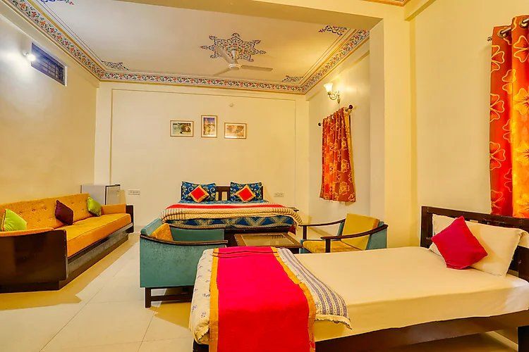 Super Deluxe Family Room