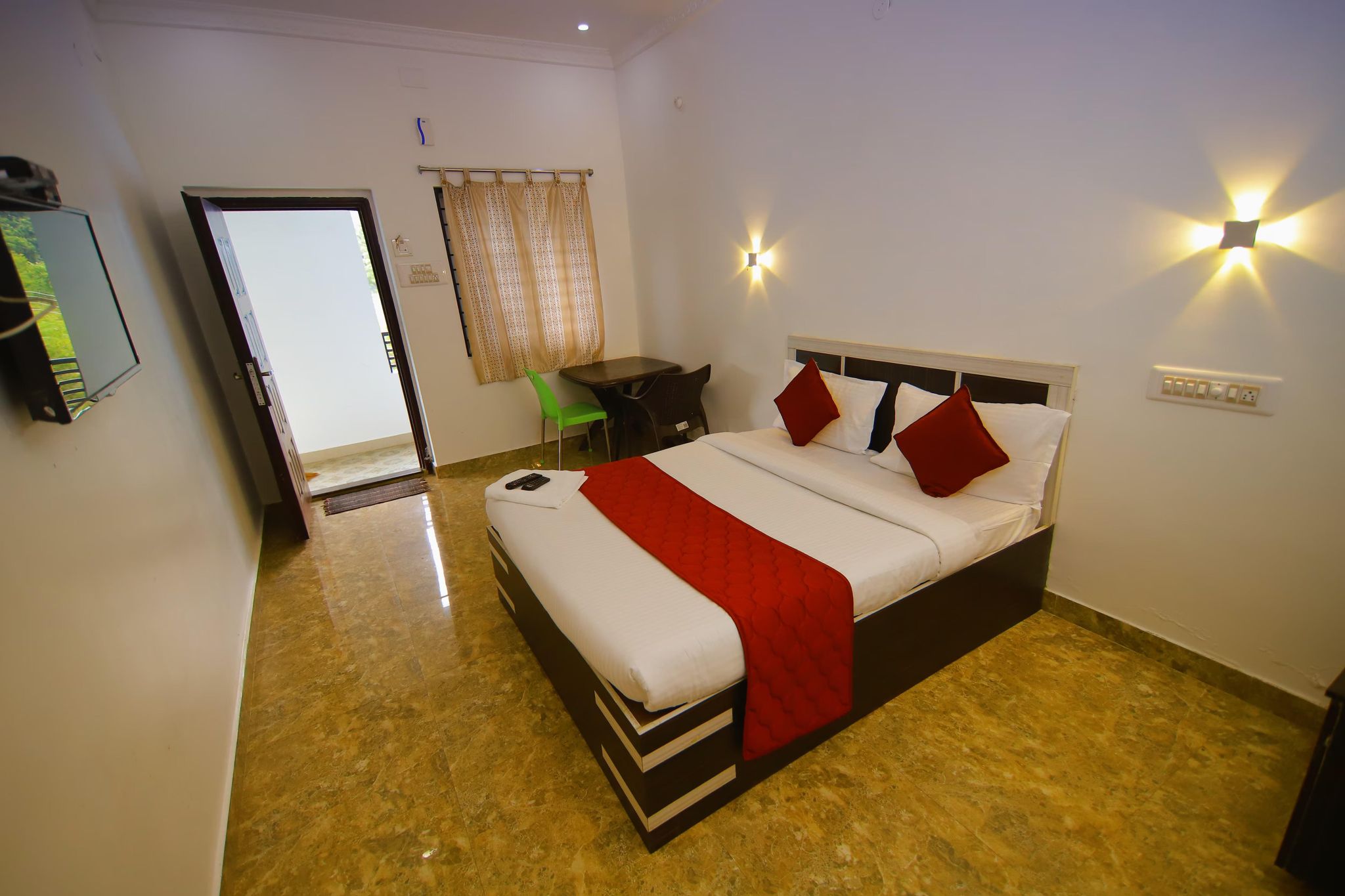 Luxury Queen -Deluxe Triple Room