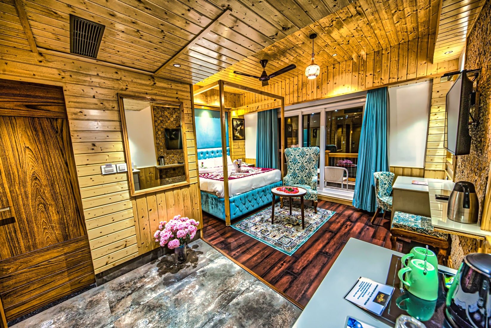 Elite Honeymoon, King, Hill View, Balcony