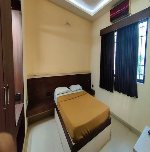 PBS Grand Deluxe AC Room 4