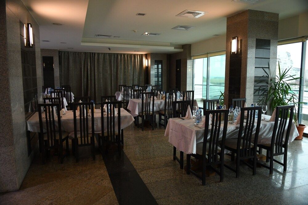 undefined Hotel Delta 4 4