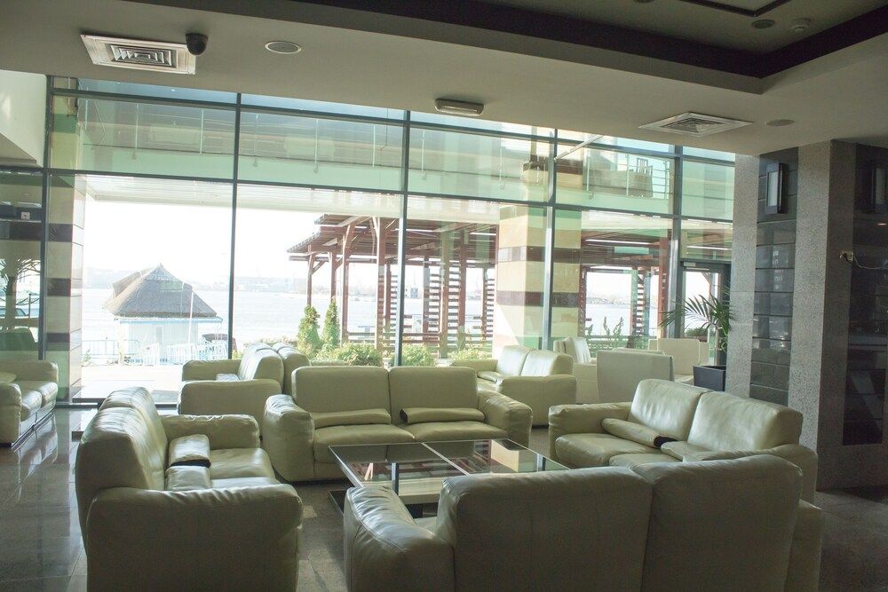 undefined Hotel Delta 4 3