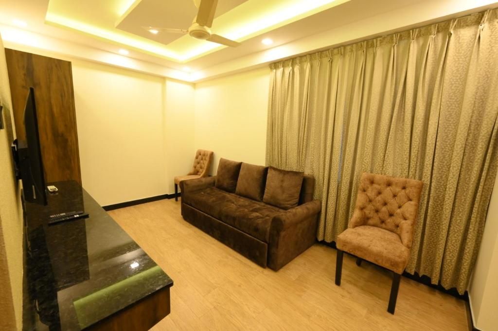 Deluxe Room AC
