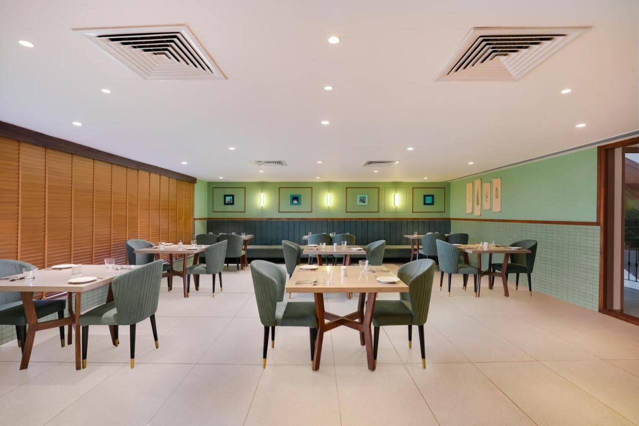 Food & Dining