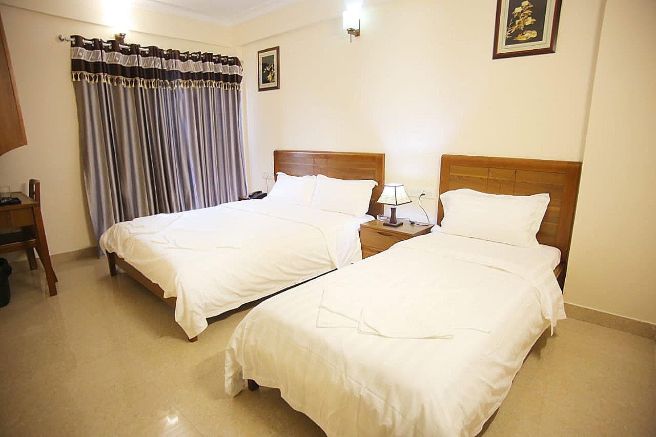 The Lounge Hotel Standard Room Non AC 11