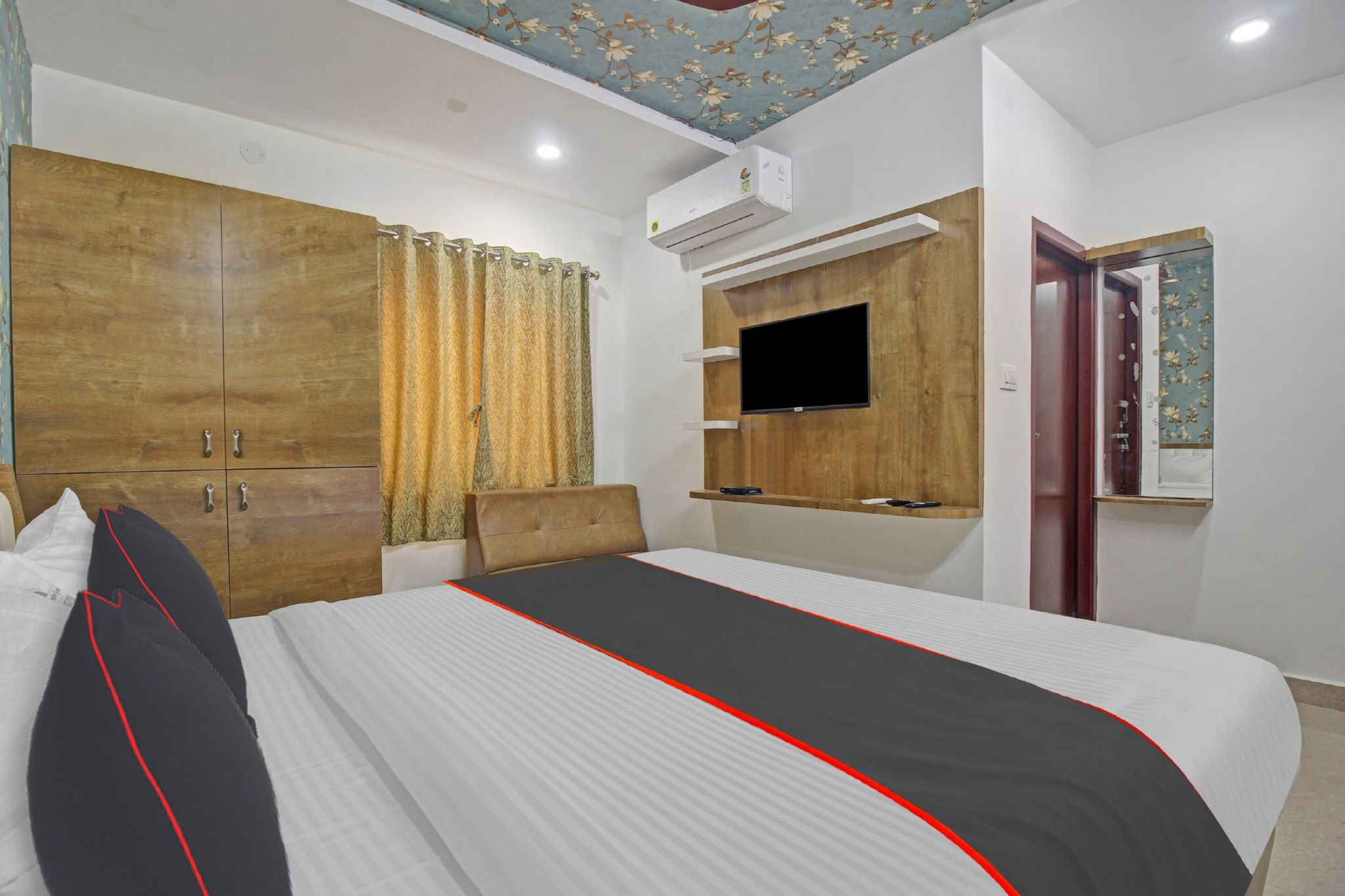 Collection O Vinayaka Luxury Stays Classic 6