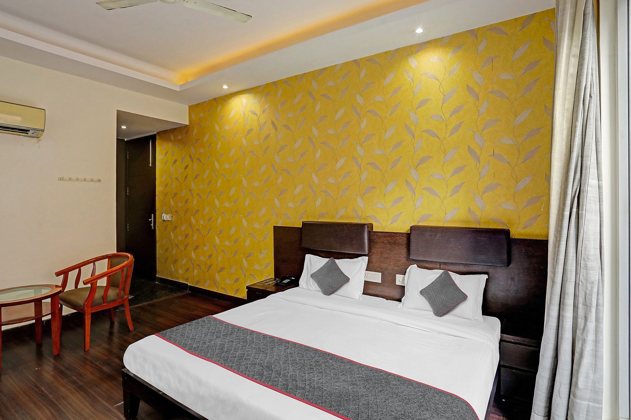 Super Townhouse Sector 51 Noida Near Metro Station Classic