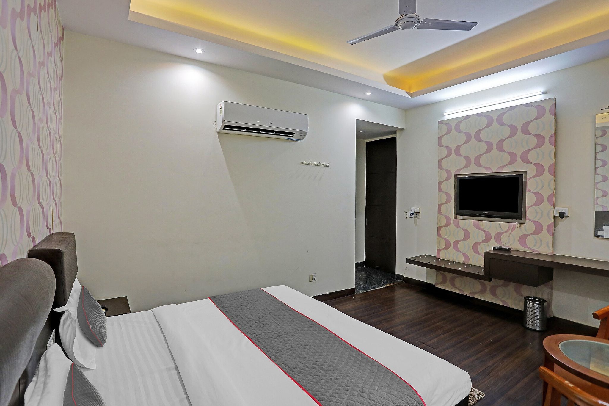 Super Townhouse Sector 51 Noida Near Metro Station Classic 8