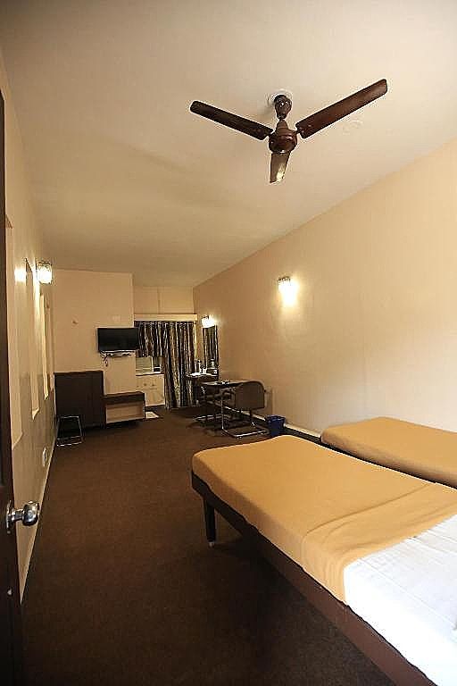 Hotel Hospice DELUXE TWIN BED  2