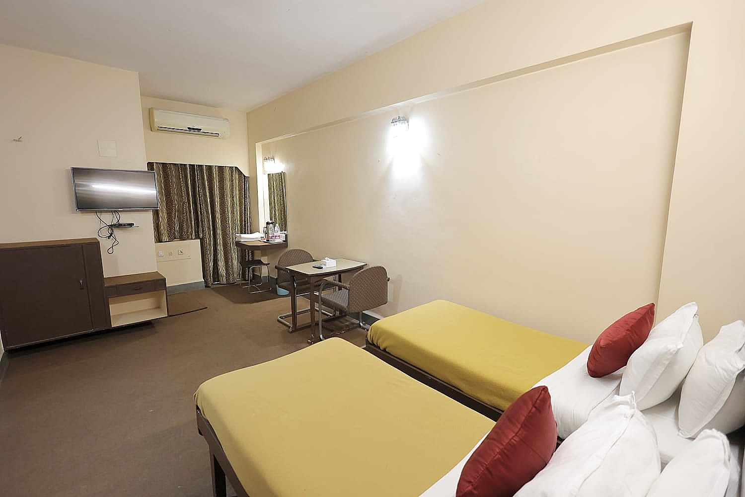 Hotel Hospice DELUXE TWIN BED 