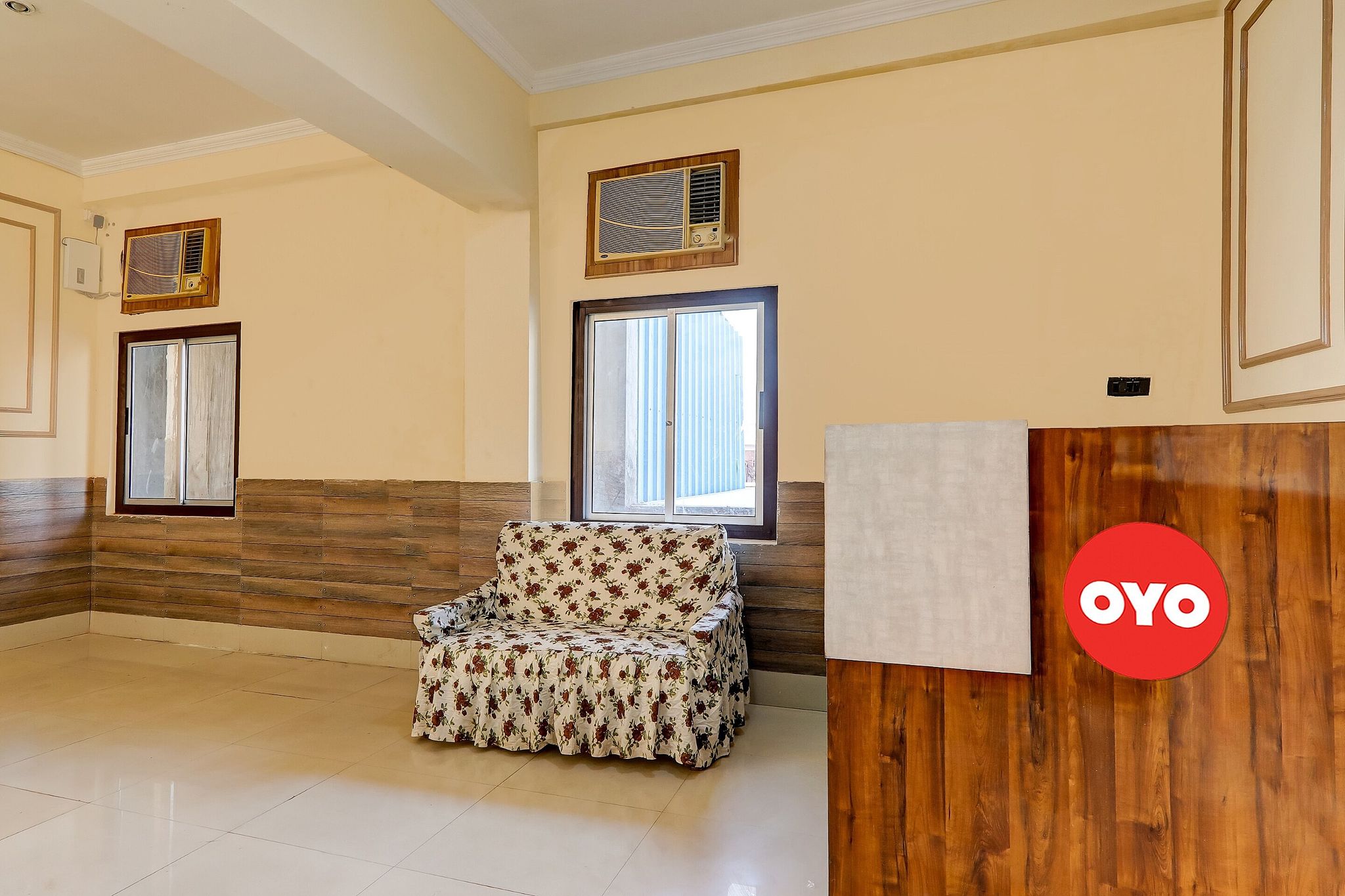 Hotel O Narayani