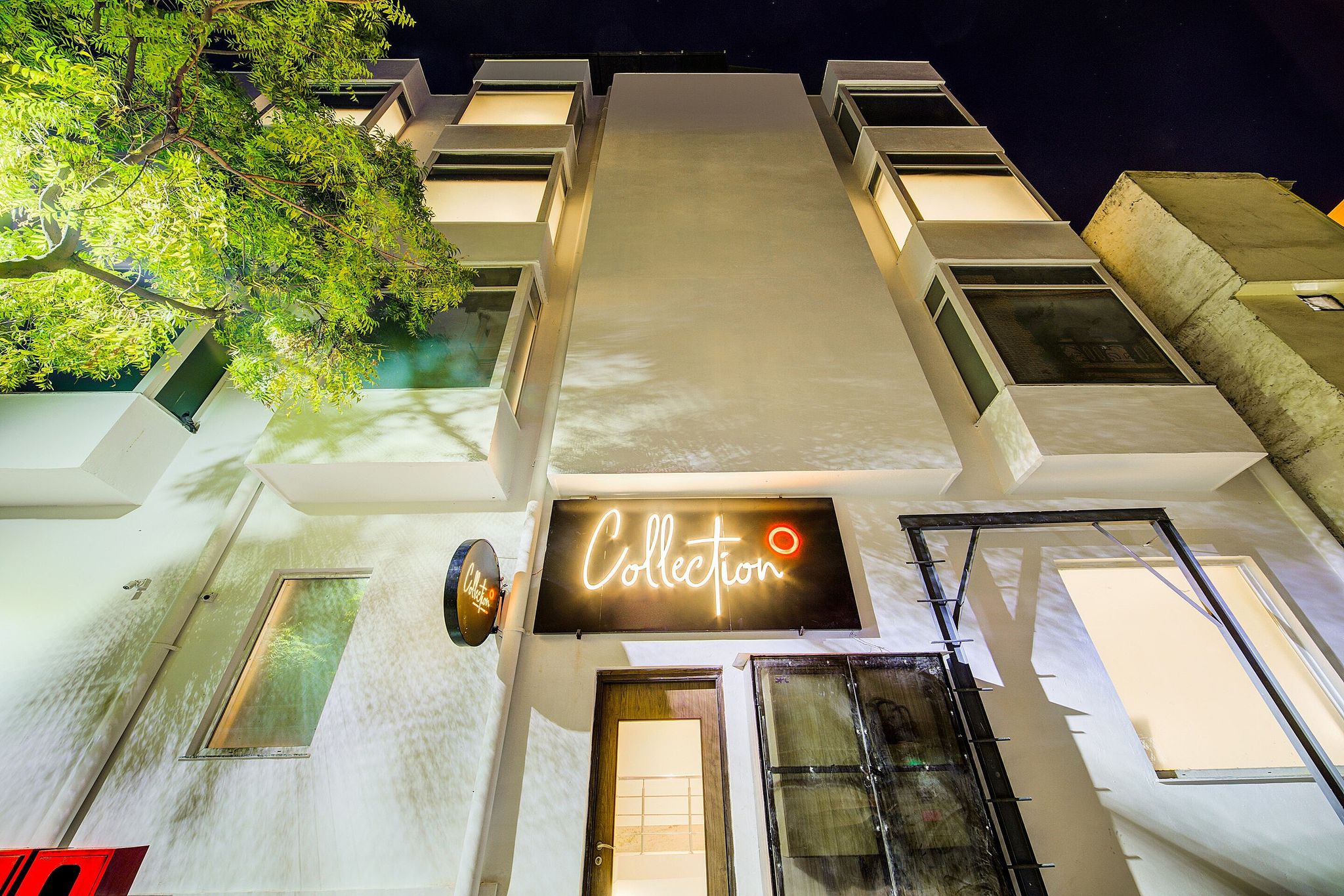 Super Townhouse Chhatarpur Near Metro Park