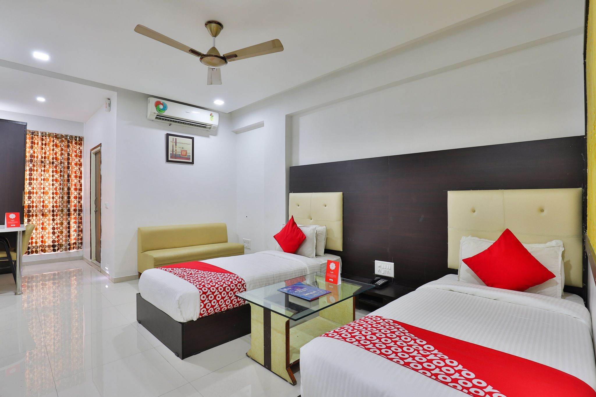 Super Collection O Infocity Metro Station Gandhinagar Formerly Hotel Grand Krishna Classic 4