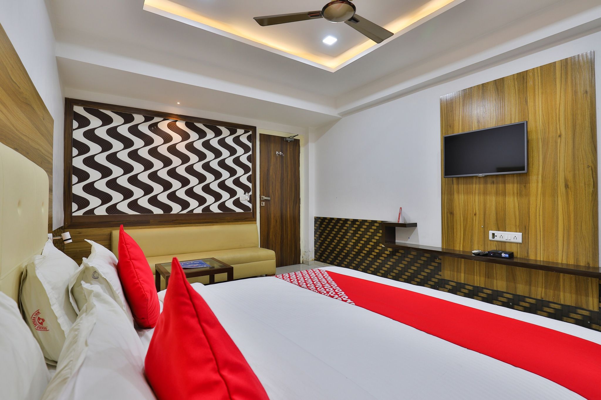 Super Collection O Infocity Metro Station Gandhinagar Formerly Hotel Grand Krishna Classic 2