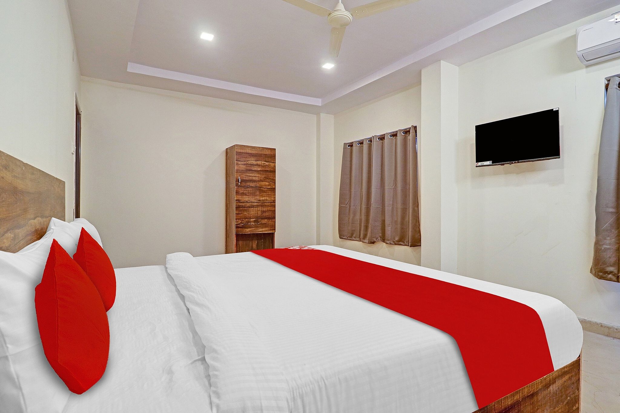 Hotel O R Square Inn Classic 11