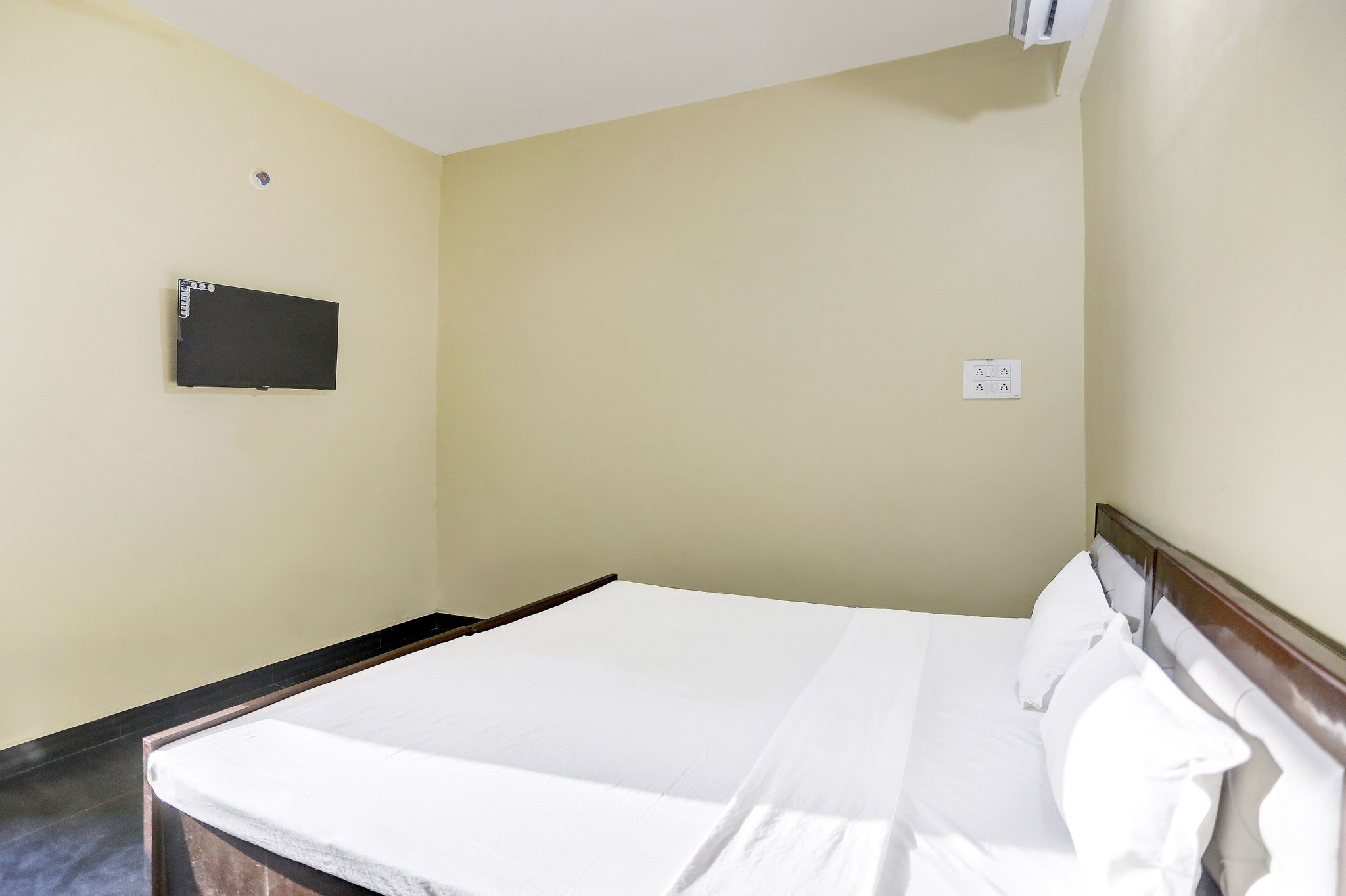 Hotel O BABA Hotel & Restaurant Classic 6