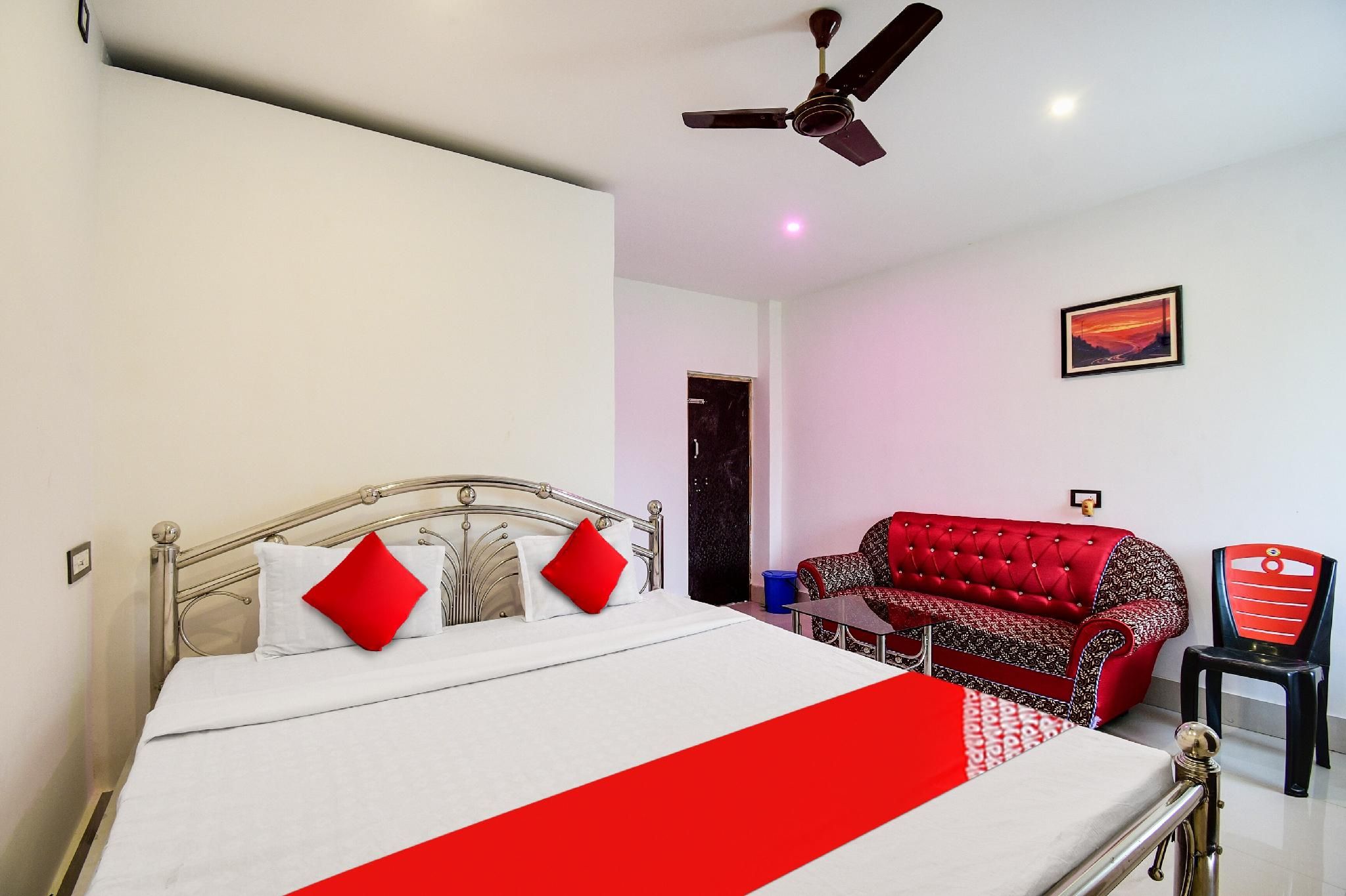 OYO 812702 Mango Leaf Hotel & Restaurant Classic 4