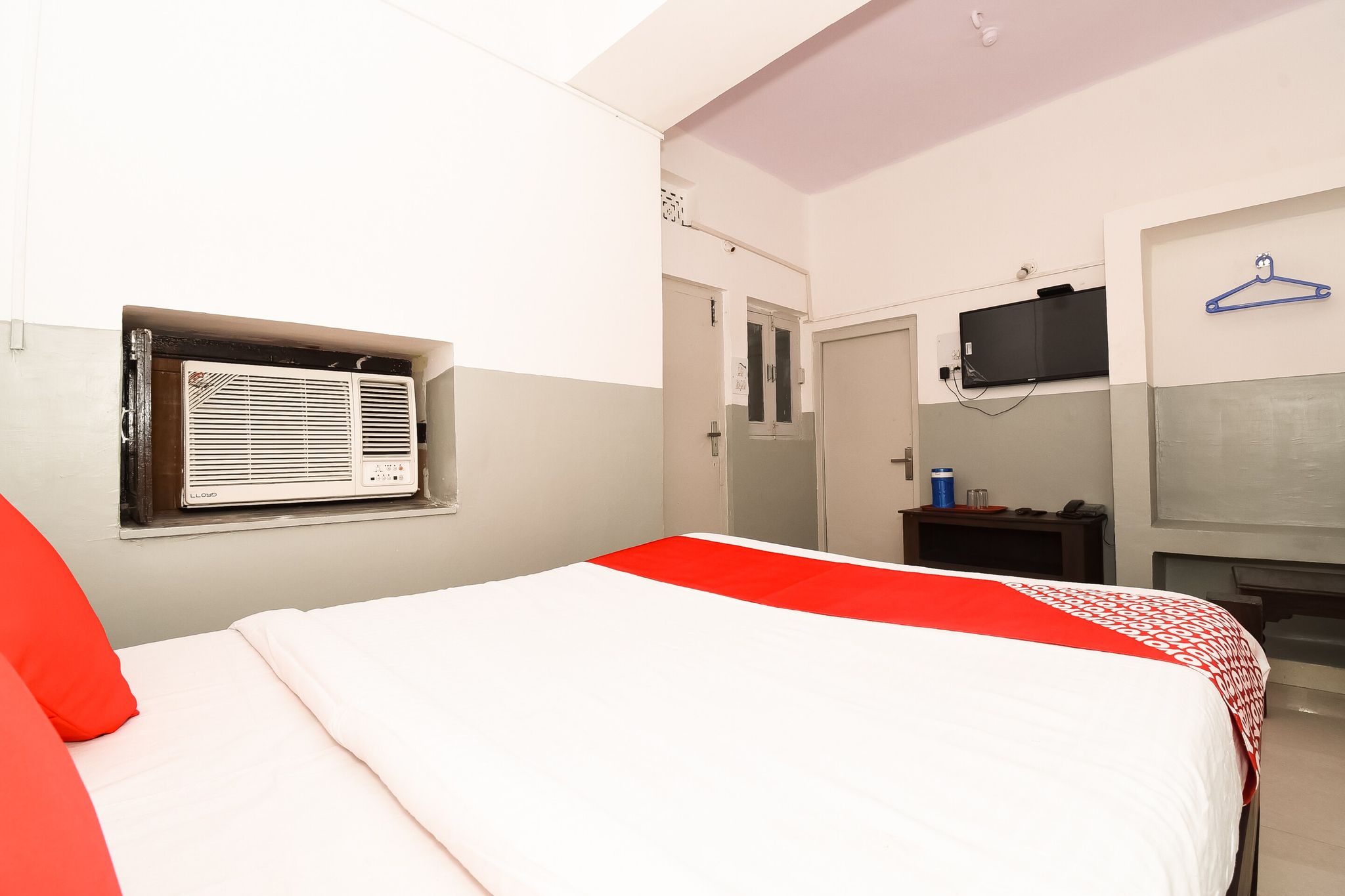 Hotel O Four Season Classic 3