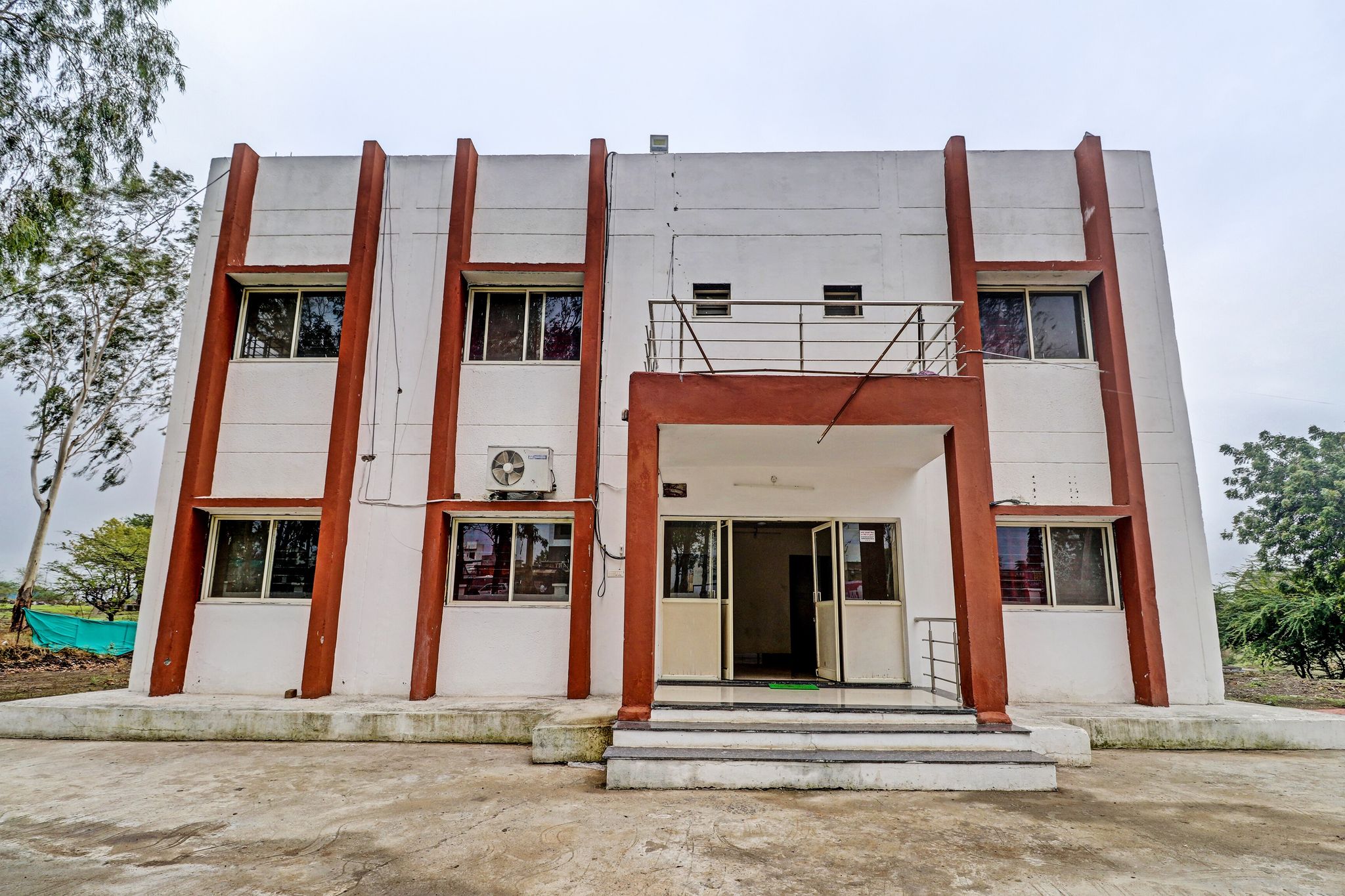 Hotel O Midway Treat Dhar