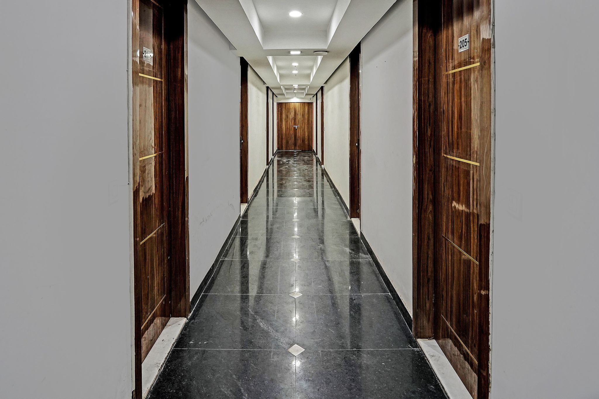 Side Image 2