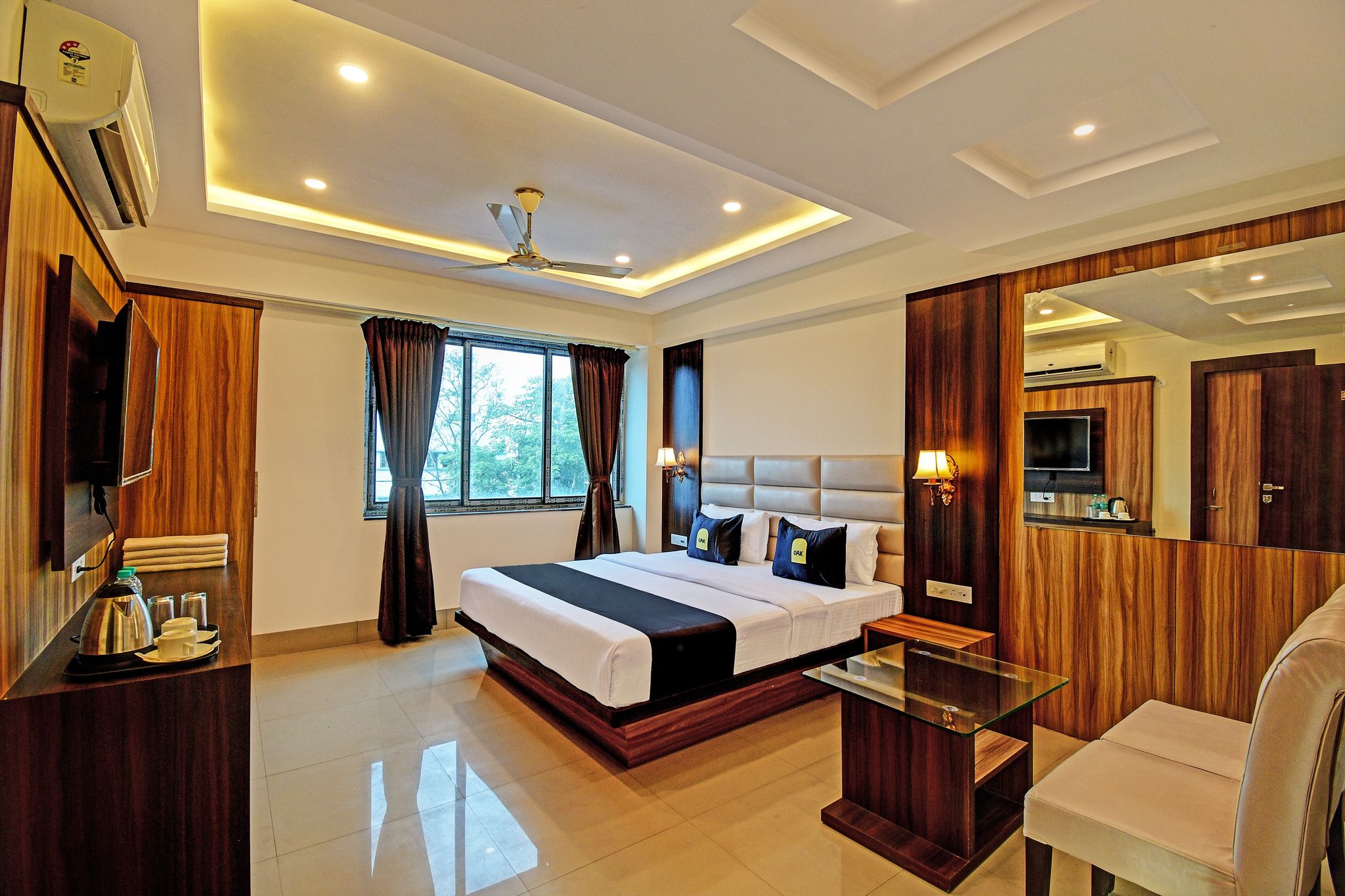 Palette - The Grand Aryans Hotel Classic 2