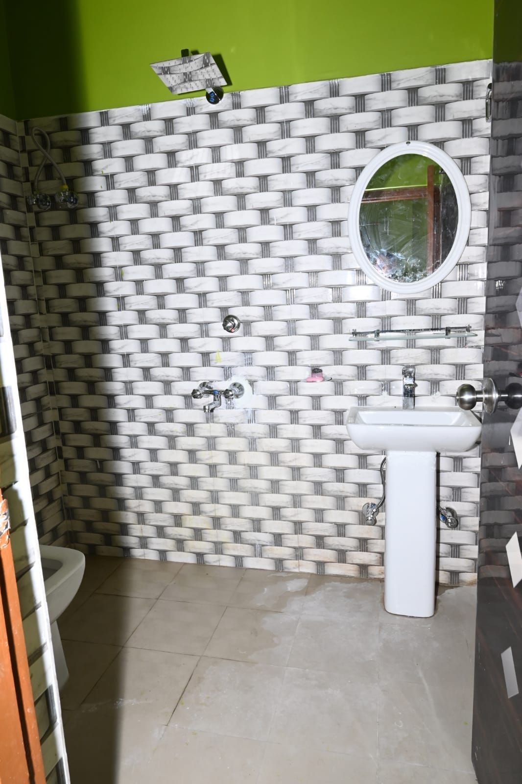 Hotel O by OYO The Glide Inn Hotel & Restaurant Classic 4