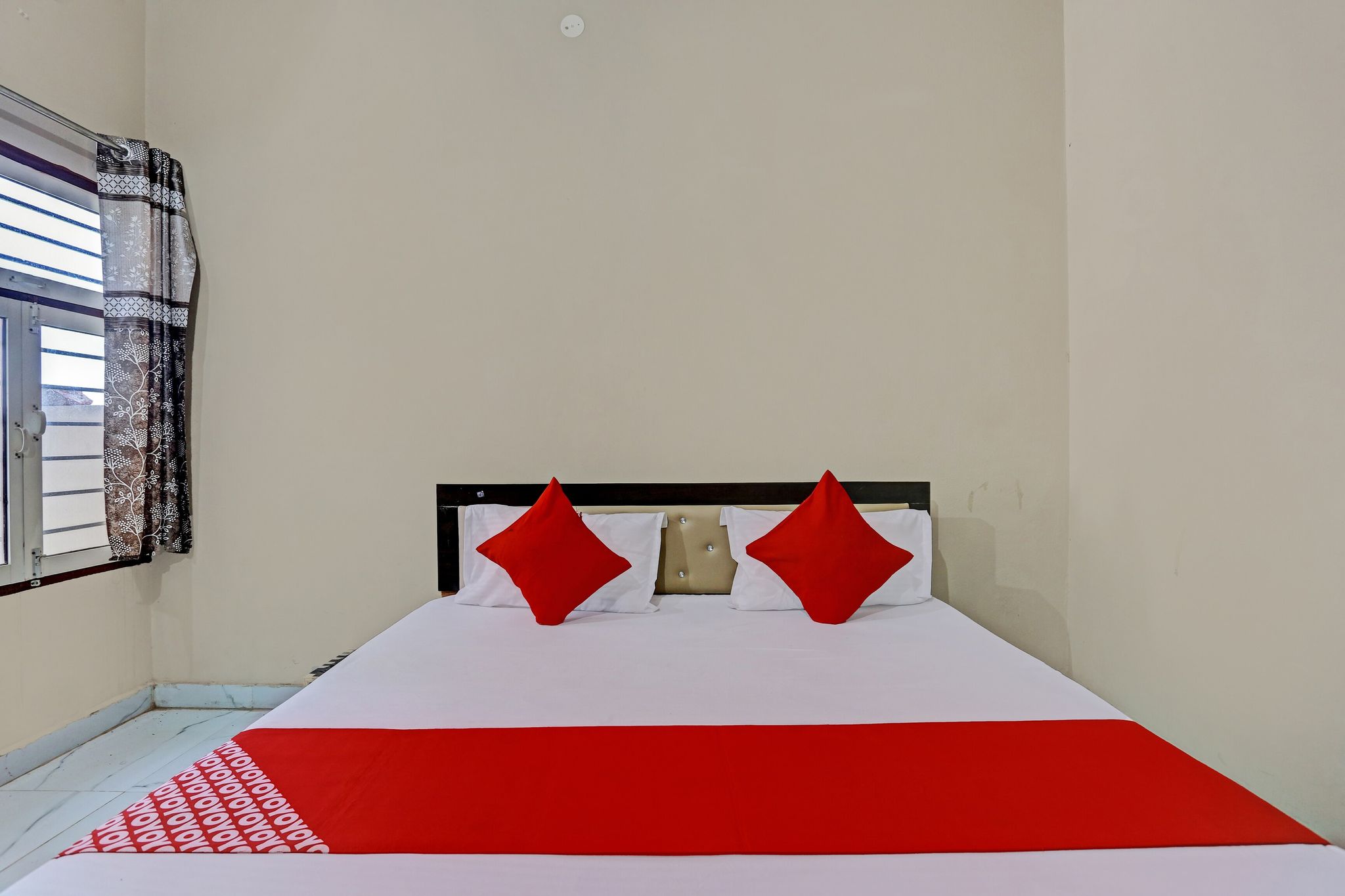 Hotel O KMPS Place Classic 10
