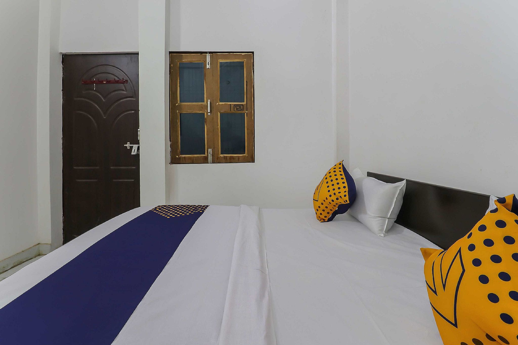 Hotel O by OYO Rajdhani Hotel Classic 4