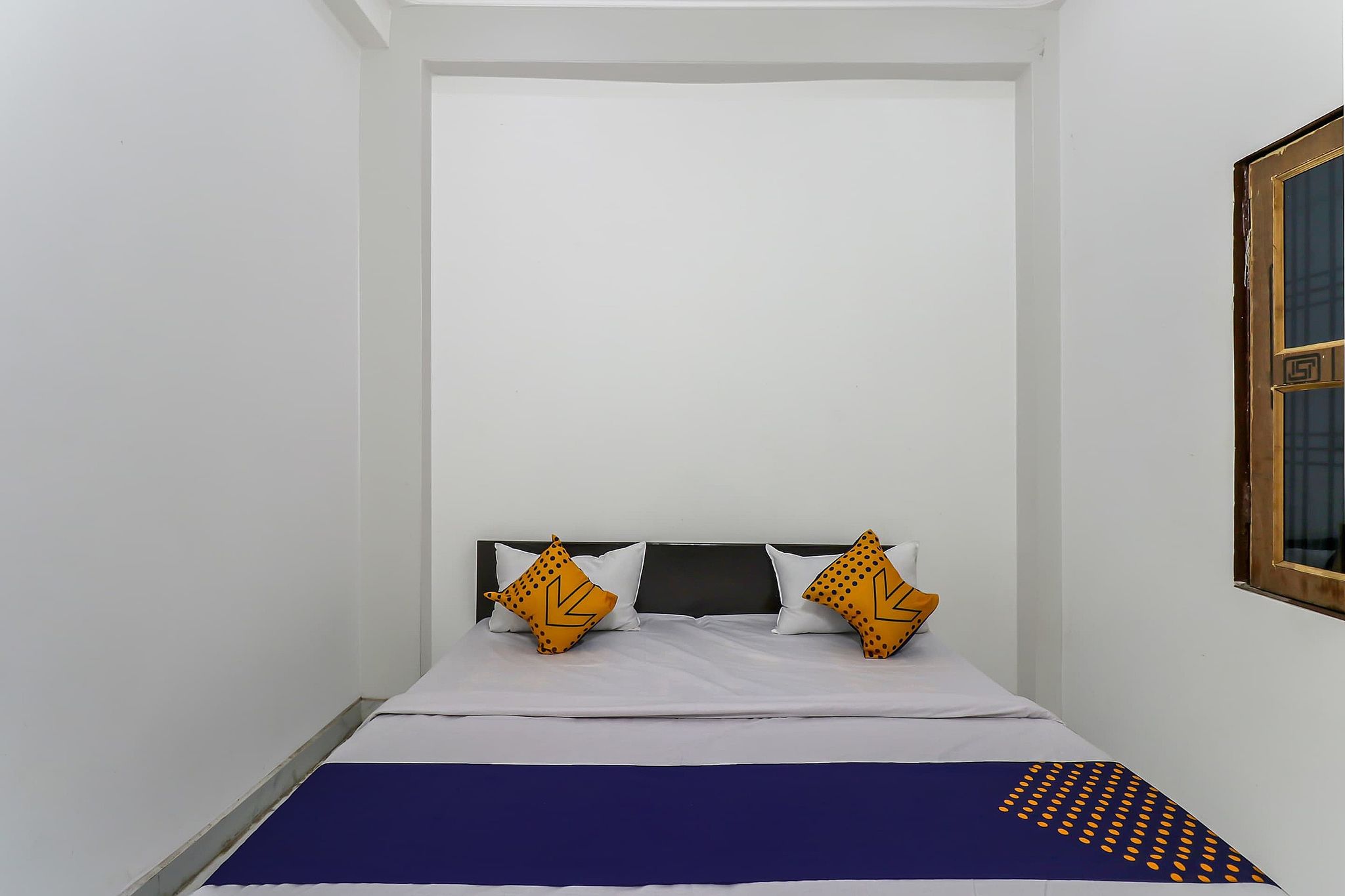 Hotel O by OYO Rajdhani Hotel Classic 11