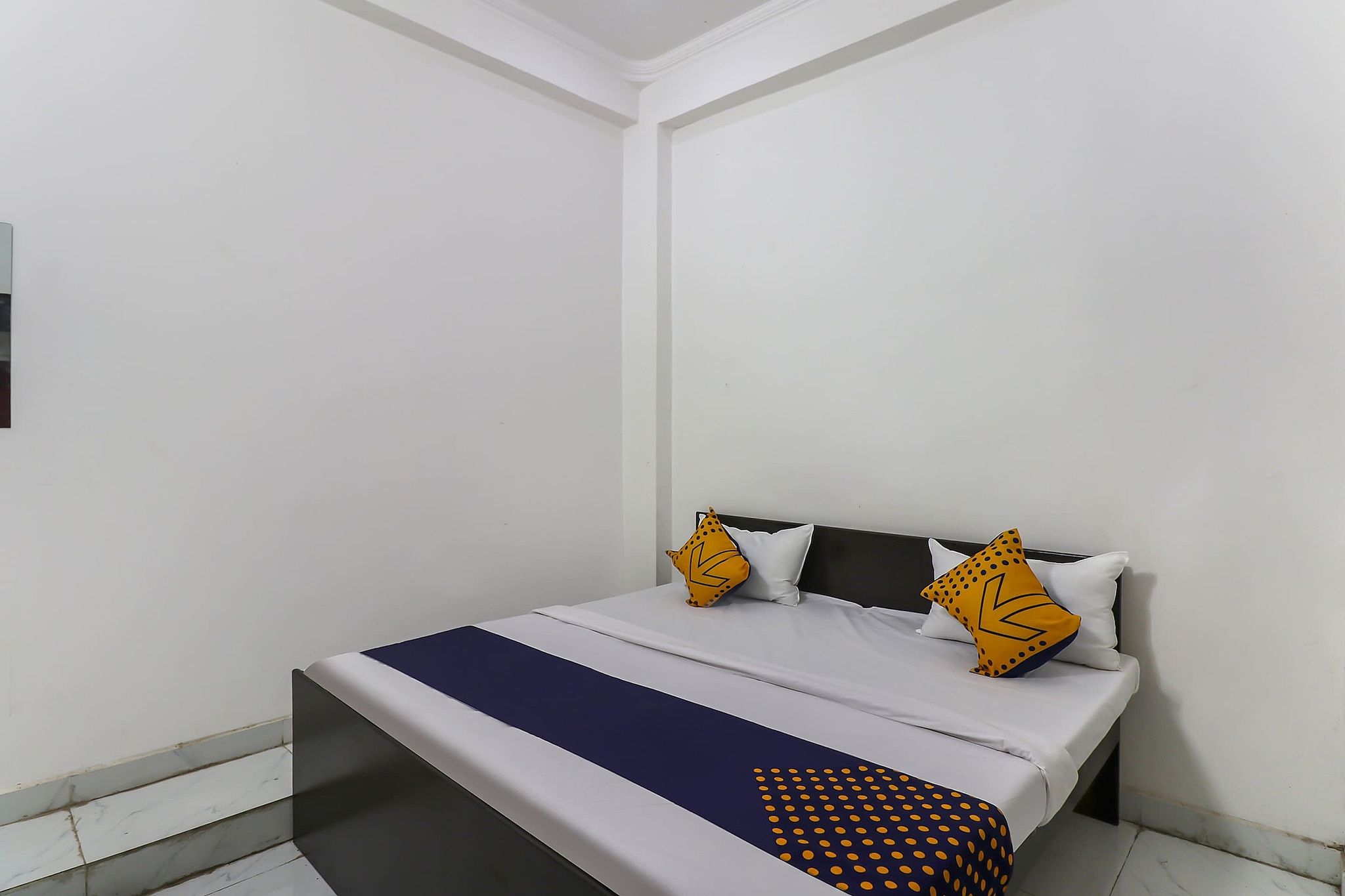 Hotel O by OYO Rajdhani Hotel Classic 7