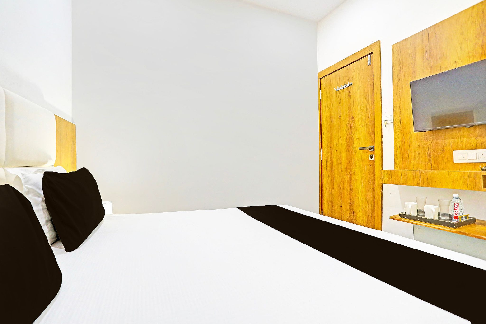 Super Collection O Adajan Formerly Hotel Western Inn Classic 21